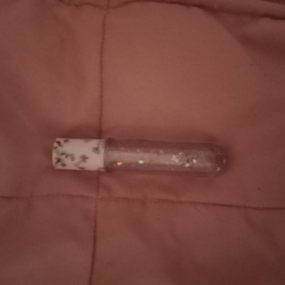 lip gloss